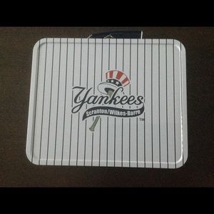 COPY - NEW YORK YANKEES SCRANTON WILKES LUNCHBOX W/ DENTS